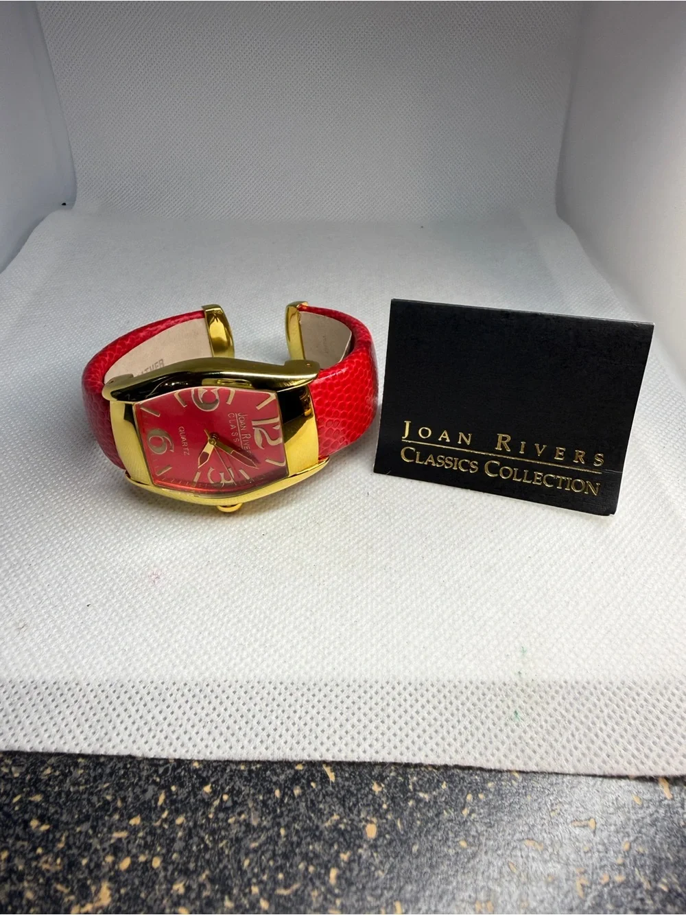 Joan Rivers Watch Classic Collections Red & Gold Size 7-8 Original Box. Working!